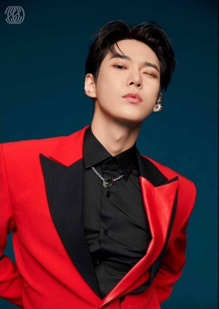 Doyoung NCT (instagram.com/nct)