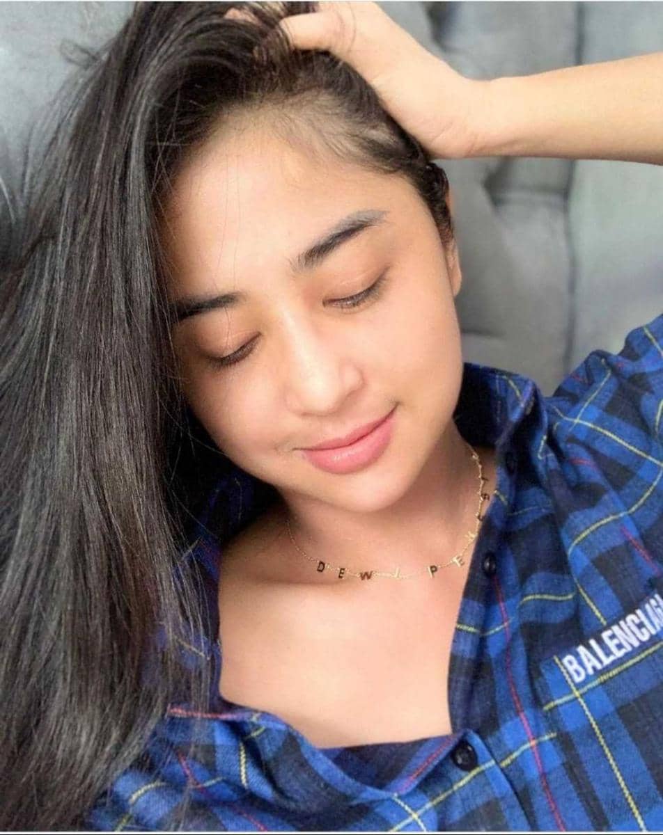 Dewi Perssik (instagram.com/dewiperssik)