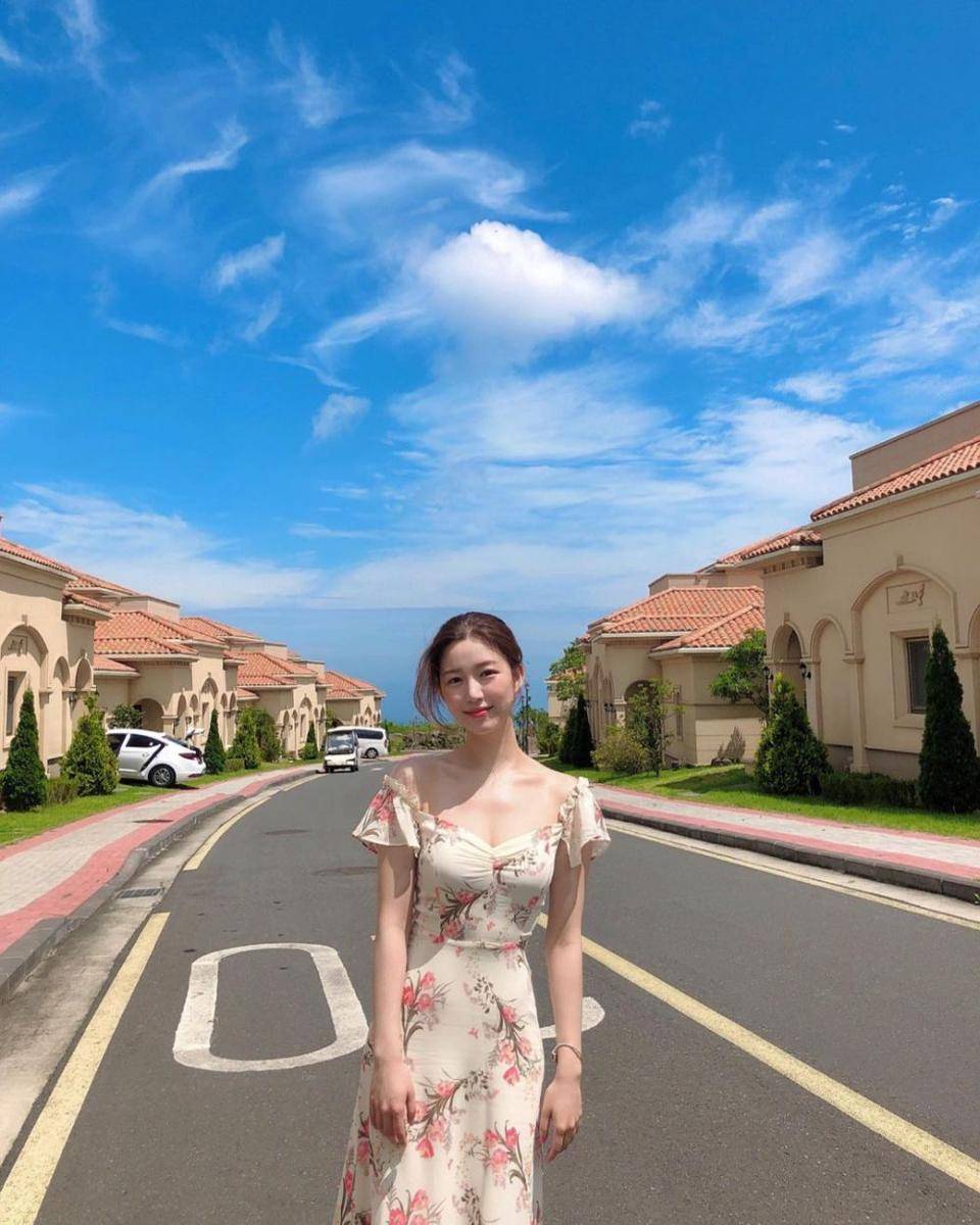 ootd feminin Lee Da In (instagram.com/xx__dain)