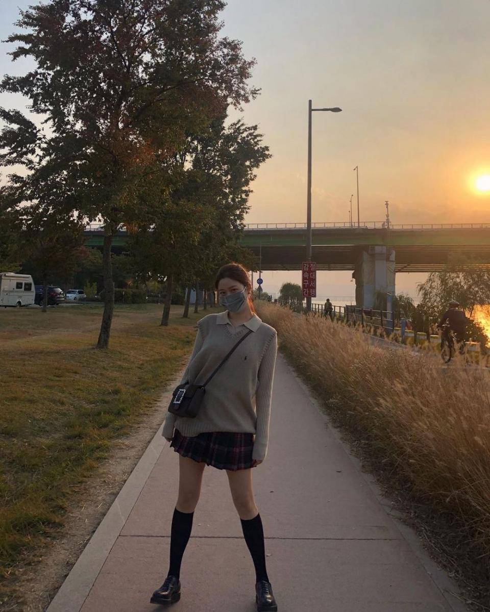 ootd feminin Lee Da In (instagram.com/xx__dain)