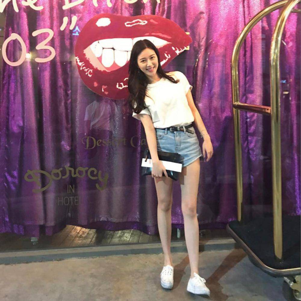 ootd feminin Lee Da In (instagram.com/xx__dain)