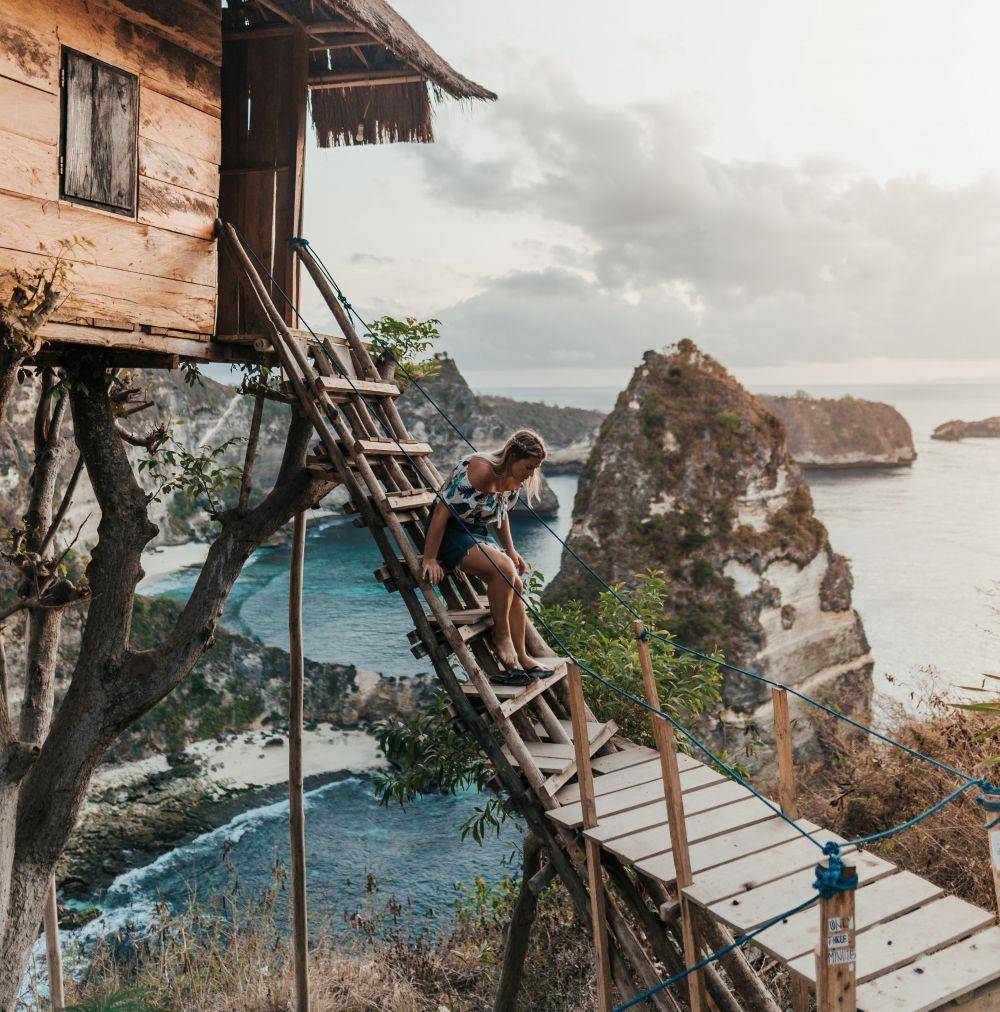 Nusa Penida, Indonesia (unsplash.com/thesologirlstravelguide)