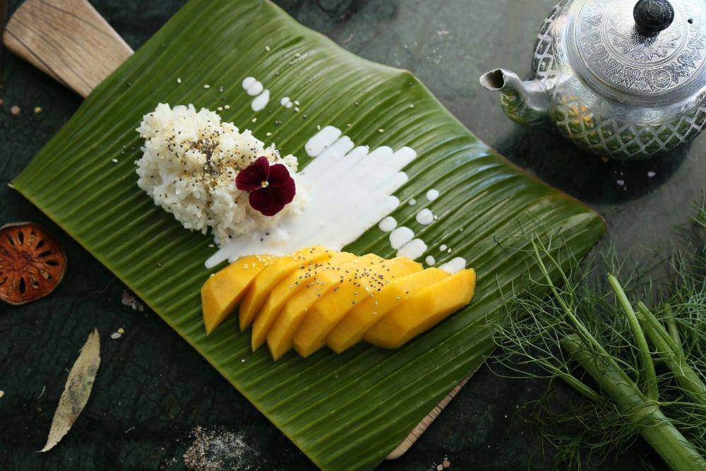 Ilustrasi mango sticky rice (Pixabay/Huahom)