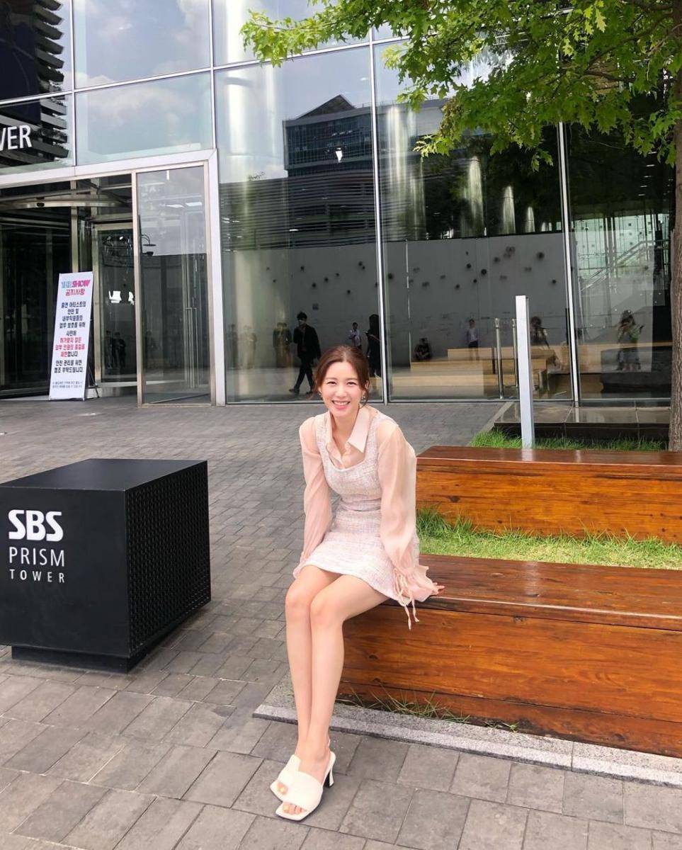 ootd feminin Lee Da In (instagram.com/xx__dain)