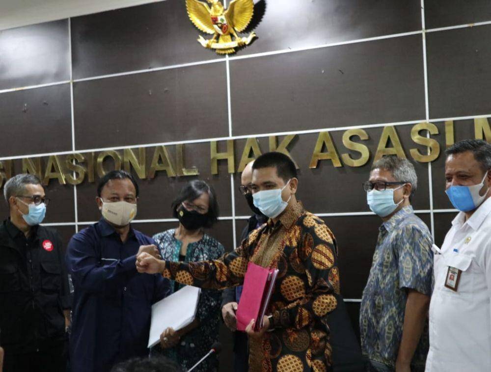 Wadah Pegawai KPK laporkan dugaan pelanggaran HAM terhadap 75 pegawai yang tak lolos tes wawasan kebangsaan. (dok. Humas KomnasHAM)