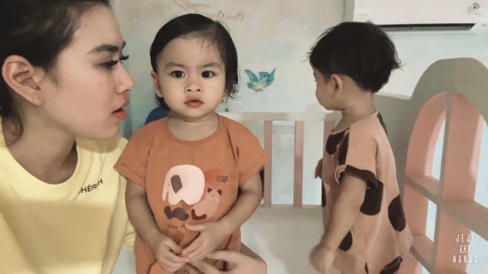 Potret kamar anak kembar Jeje dan Syahnaz. (dok. youtube.com/Jeje & Nanas Channel)