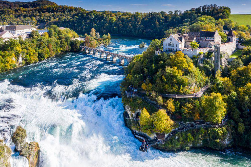Air terjun indah di Swiss. (sworld.co.uk)