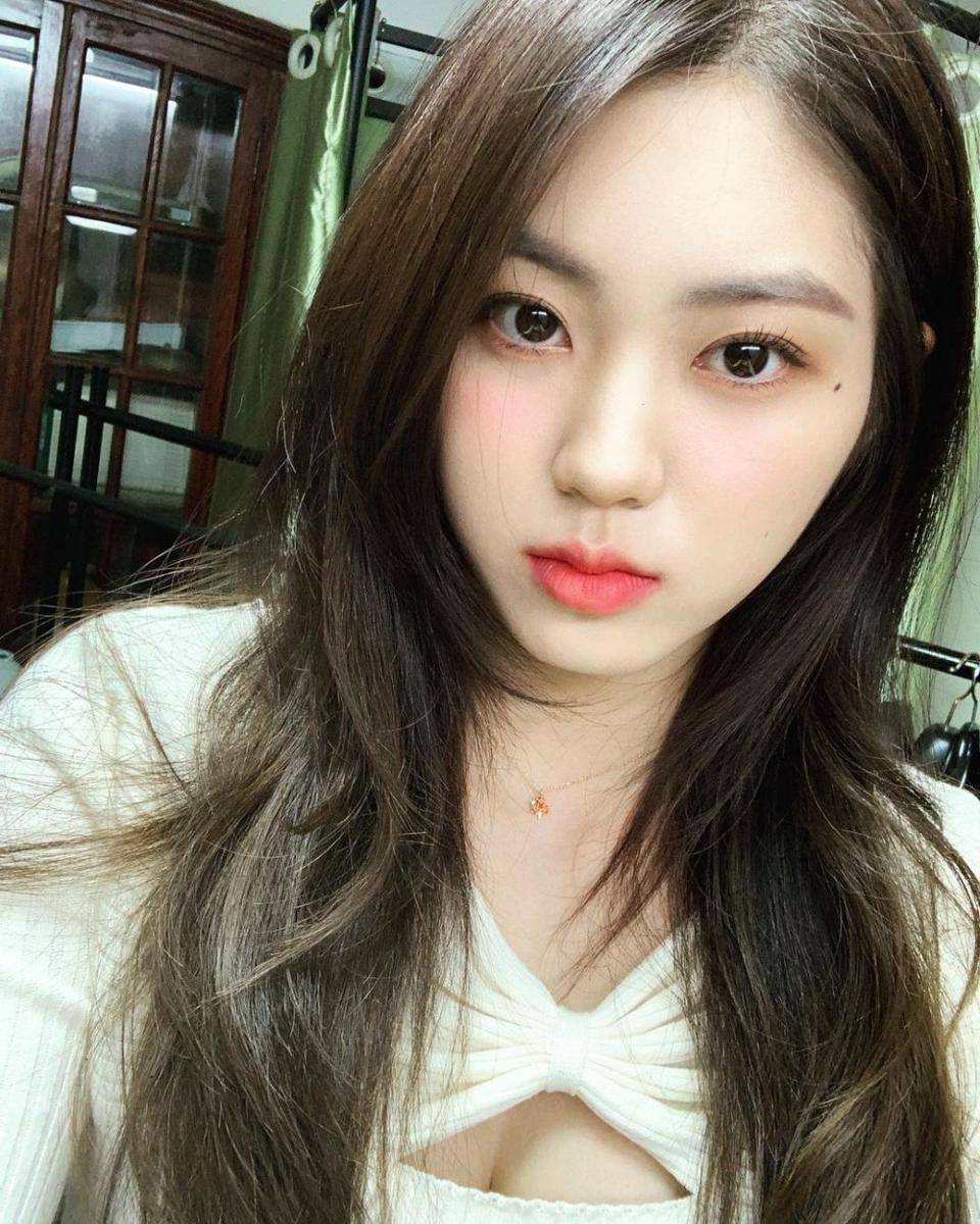 Eunbin CLC (instagram.com/superb_ean)