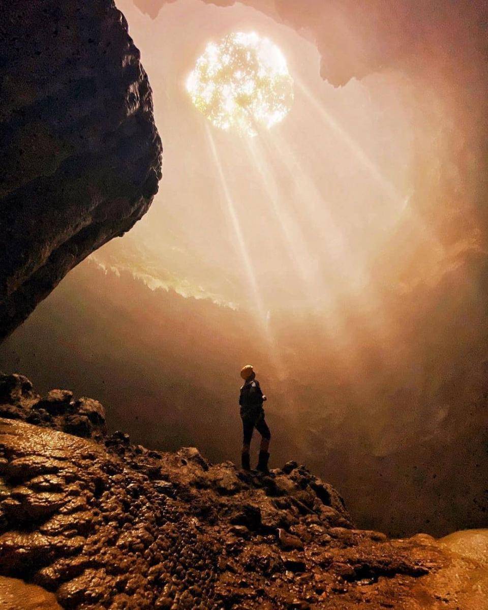 cahaya surga (instagram/jomblang_cave_id)