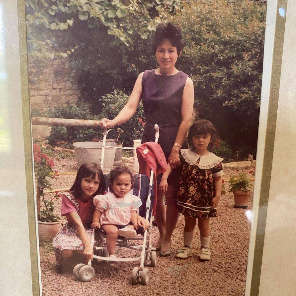 Potret masa kecil artis blasteran dengan ibu asli Indonesia (instagram.com/cathysharon)