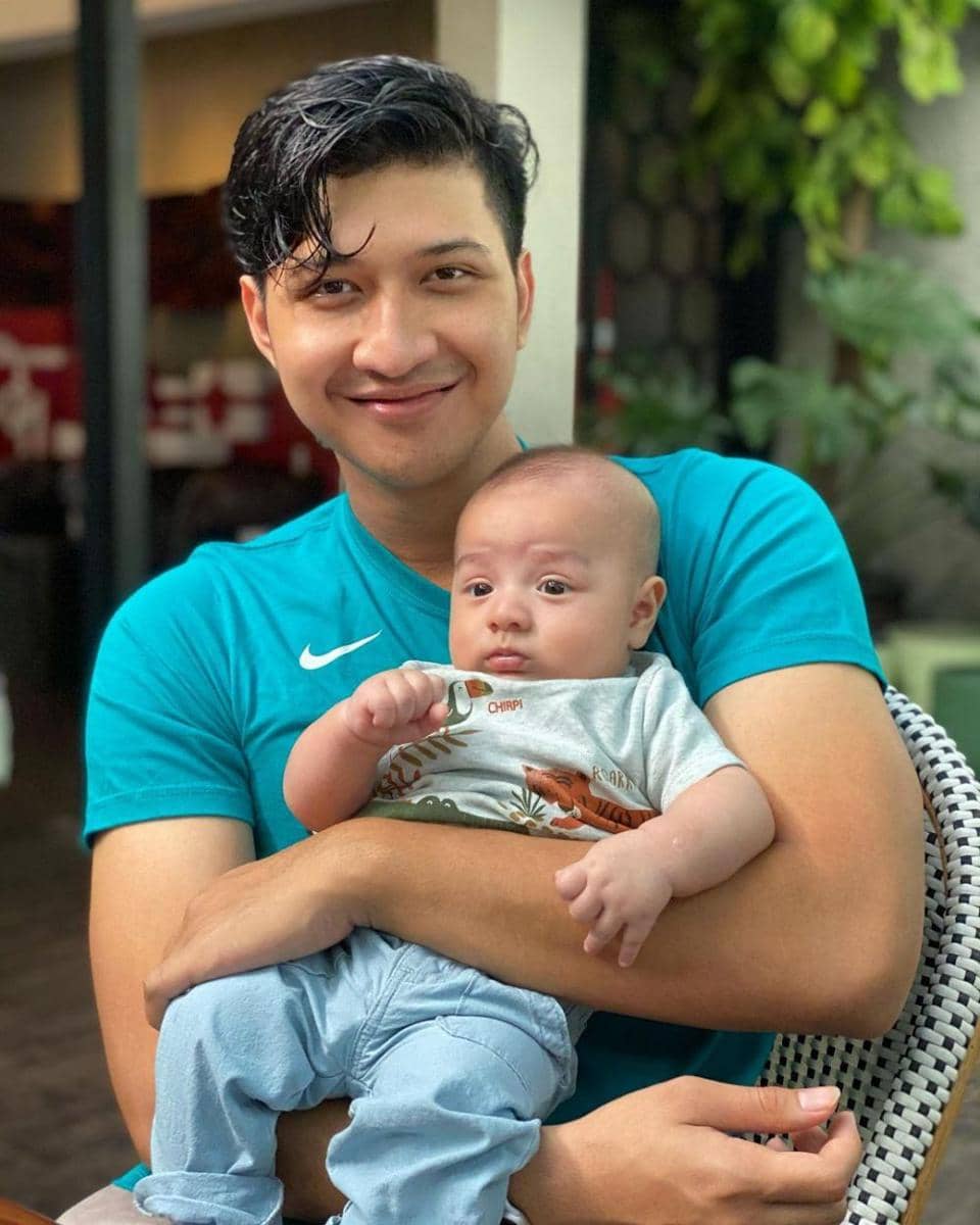 Aditya Zoni dan keponakan (instagram.com/airrumiakbar1453)