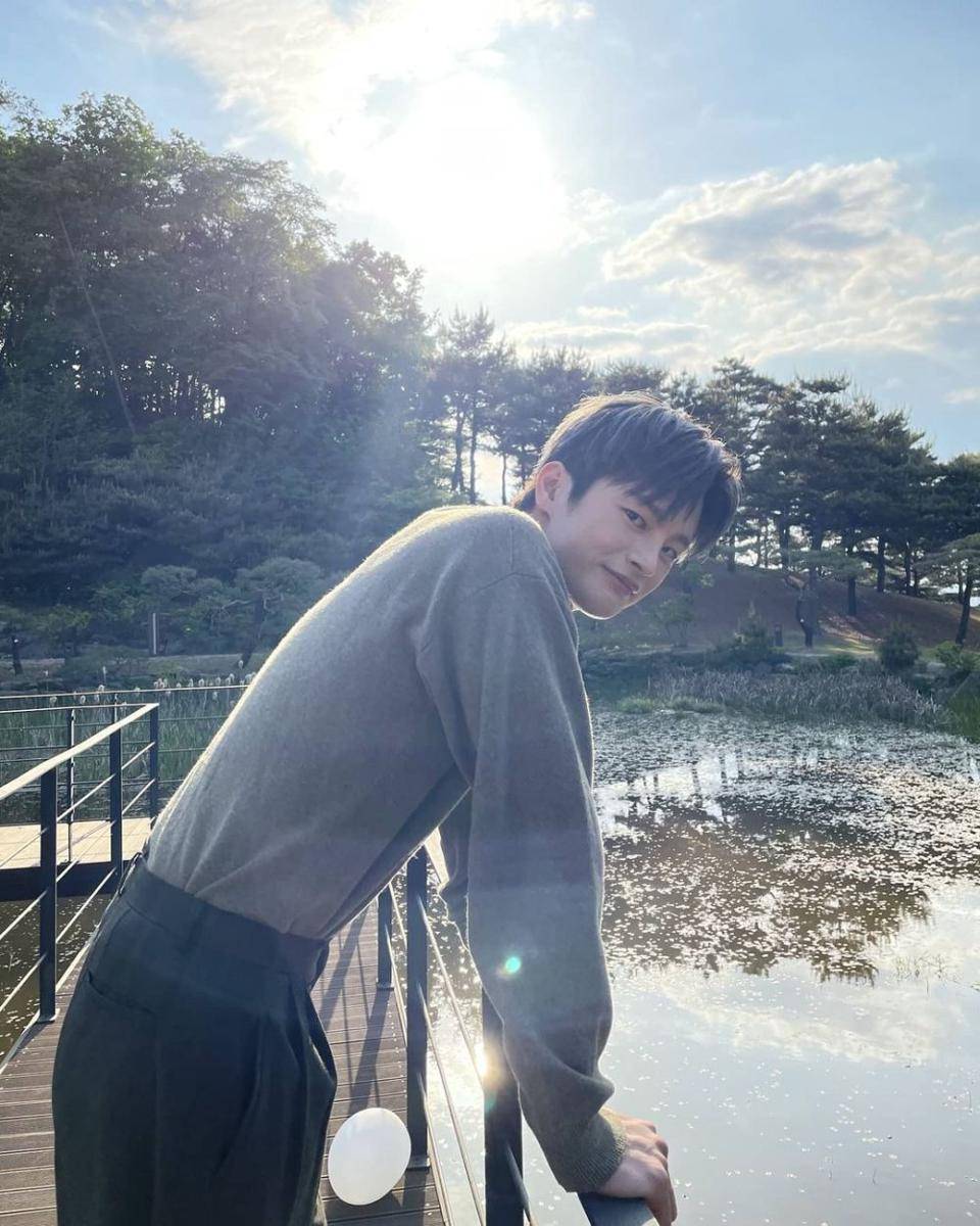 Seo In Guk (instagram.com/seo_cccc)