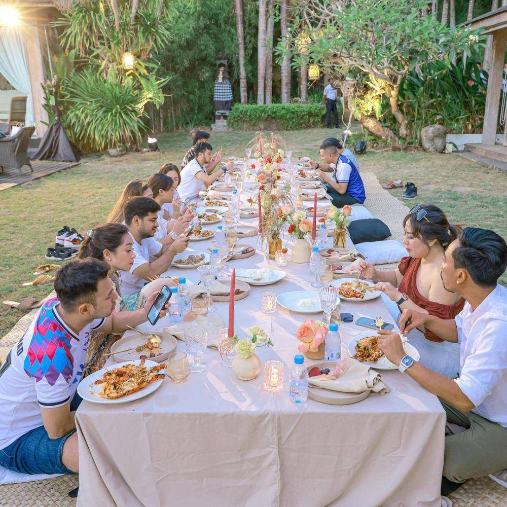 Kegiatan liburan Raffi Ahmad dan Nagita Slavina di Bali. (instagram.com/maharanikemala)