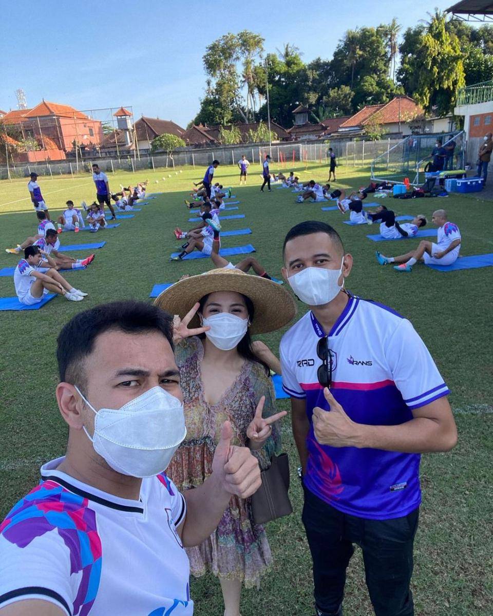 Kegiatan liburan Raffi Ahmad dan Nagita Slavina di Bali. (instagram.com/raffinagita1717)