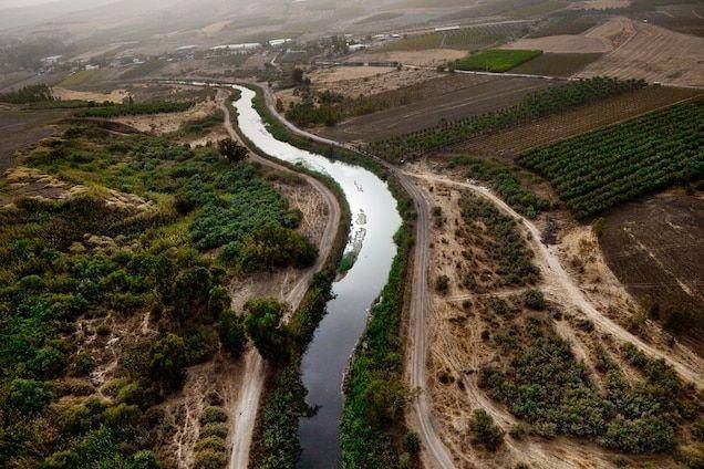 Jordan River, Yordania (nationalgeographic.com)