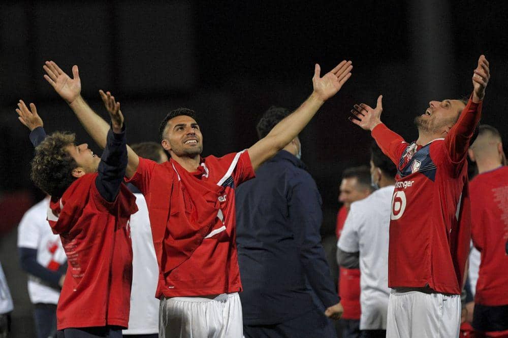 Selebrasi pemain Lille juarai Ligue 1 (twitter.com/ChampionsLeague)