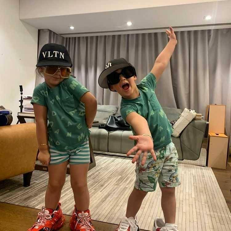 Roohi dan Yash Johar (instagram.com/karanjohar)