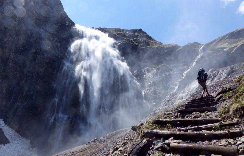 Air terjun Engstligen (familyearthtrek.com)