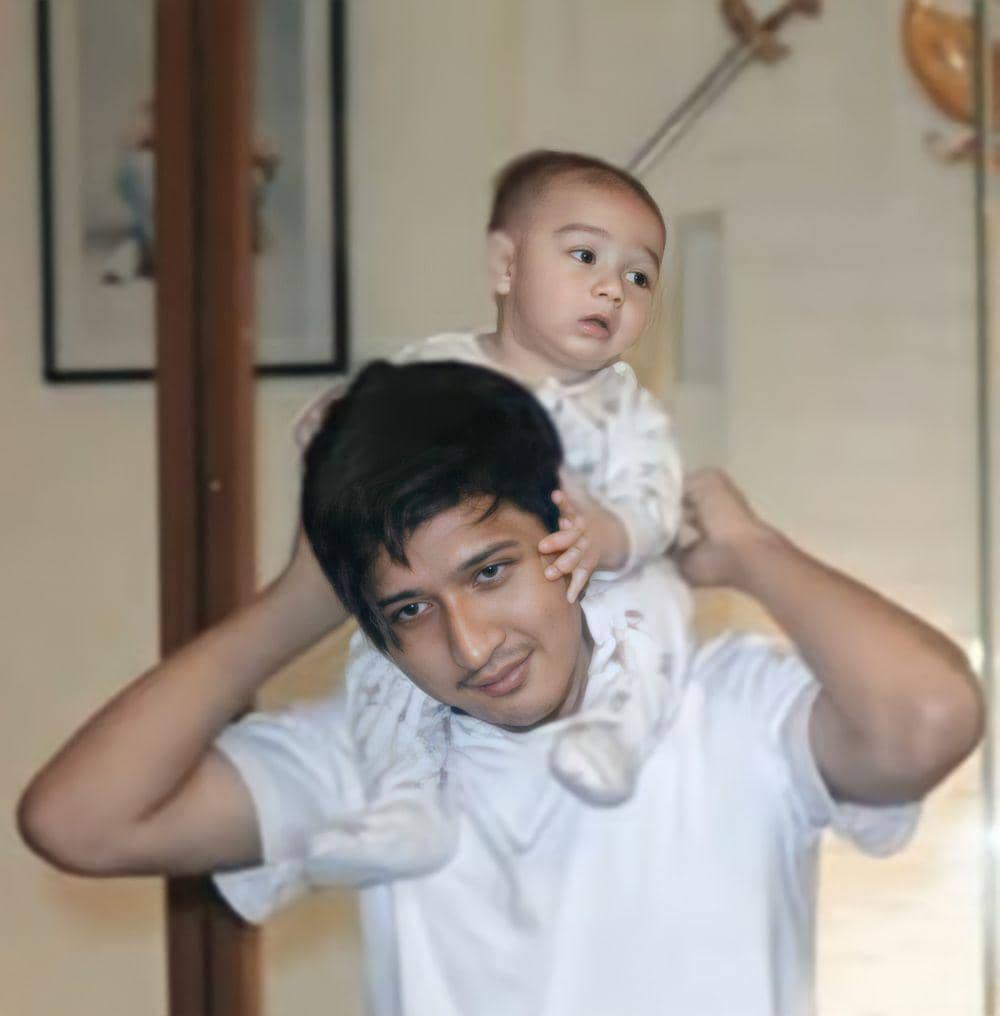 Aditya Zoni dan keponakan (dok. Aish TV)