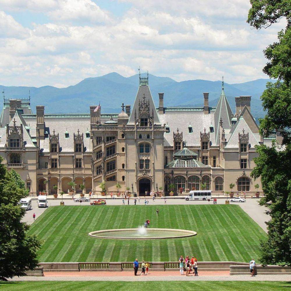 Biltmore Estate (instagram.com/biltmoreestatevisits)