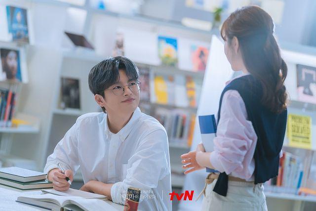 Park Bo Young dan Seo In Guk (instagram.com/tvndrama.official)
