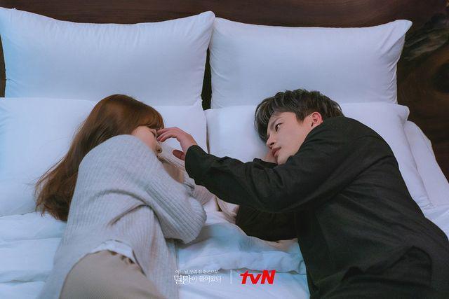 Park Bo Young dan Seo In Guk (instagram.com/tvndrama.official)