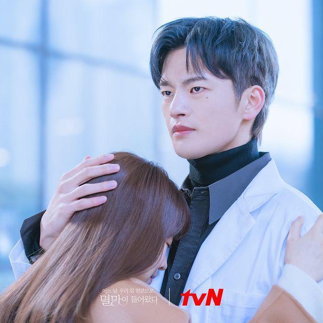 Park Bo Young dan Seo In Guk (instagram.com/tvndrama.official)