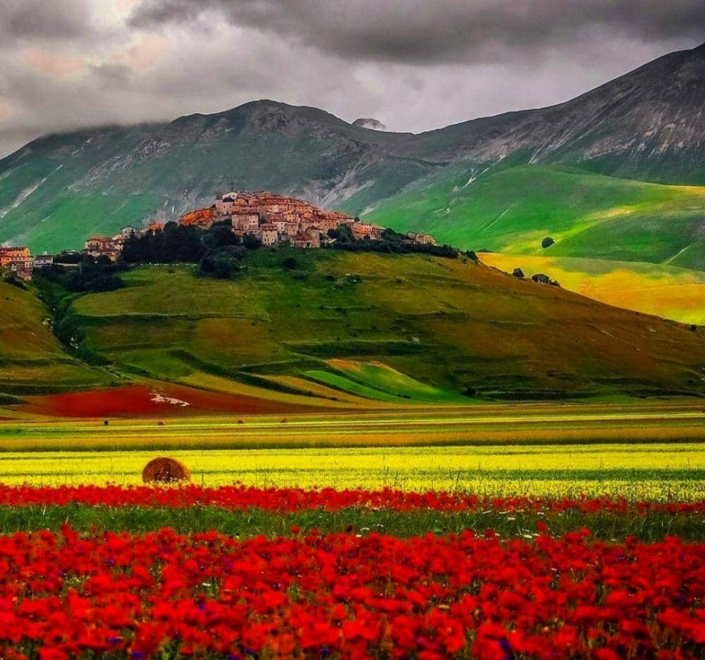 pesona Castelluccio di Norcia (Instagram.com/borghitaly)