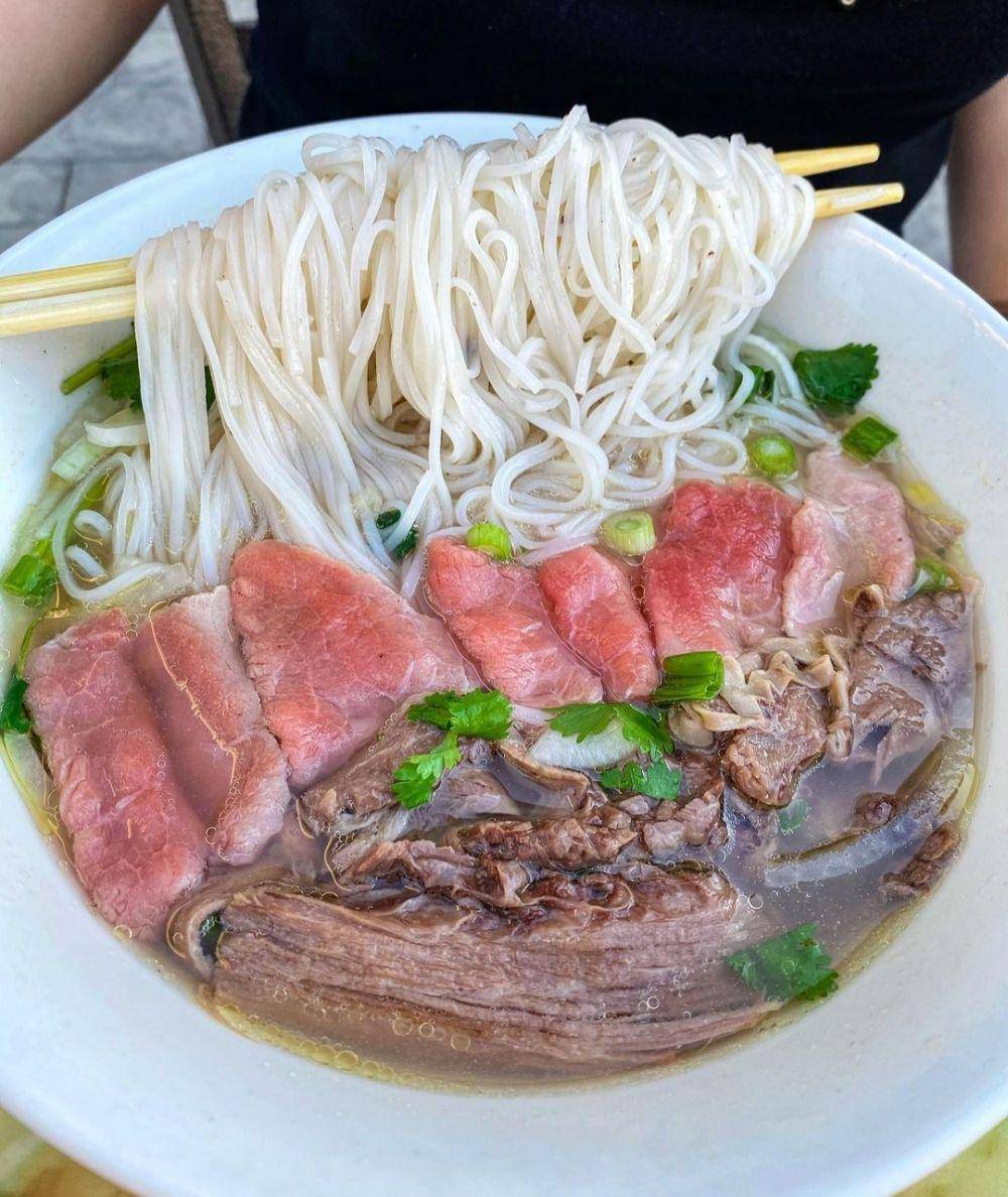 pho (Instagram.com/phocrystal3)