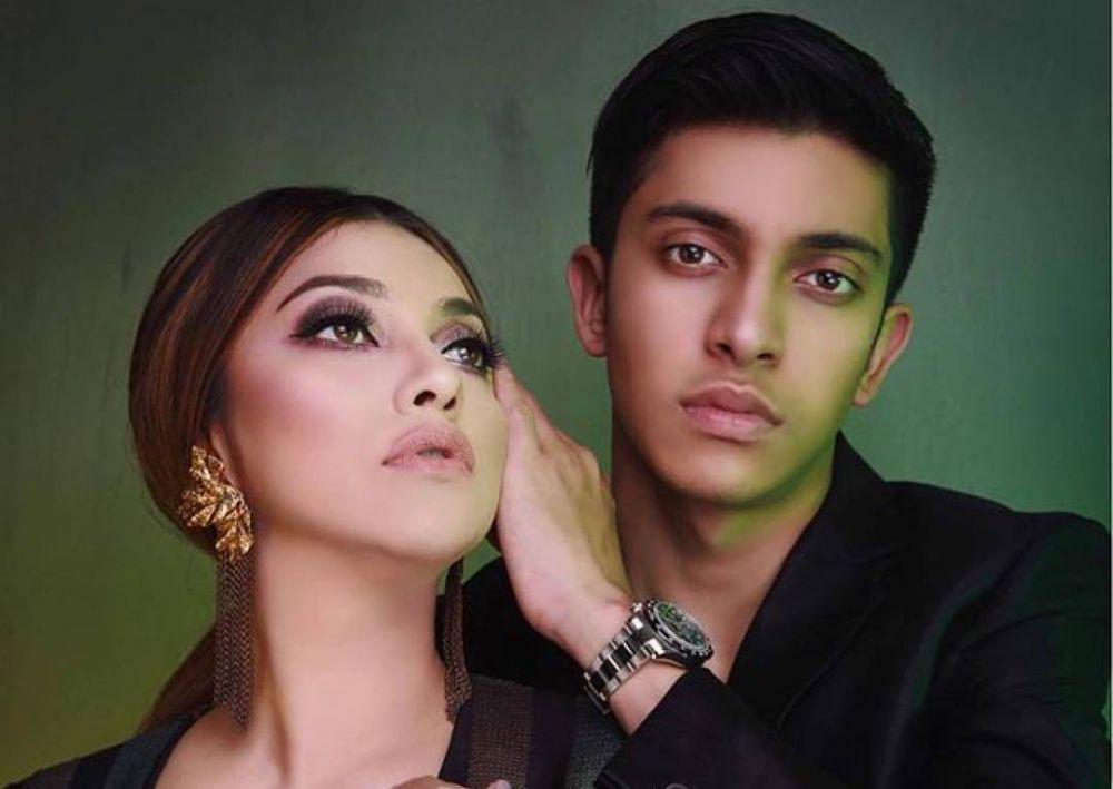 10 Potret Sarah Azhari Bersama Putra Sulungnya, Sering Dikira Pacaran!