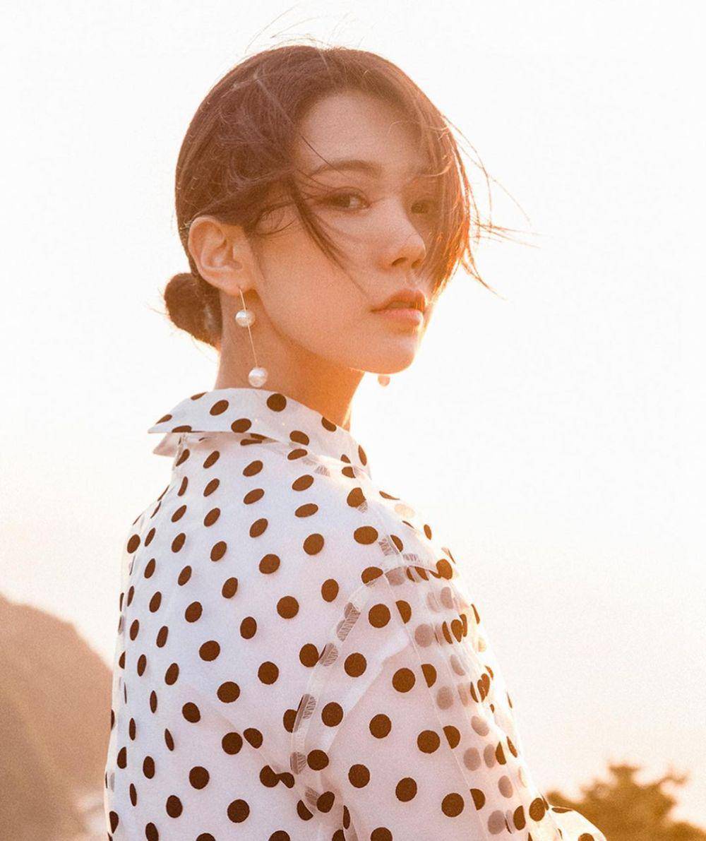 Lizzy (instagram.com/luvlyzzy)