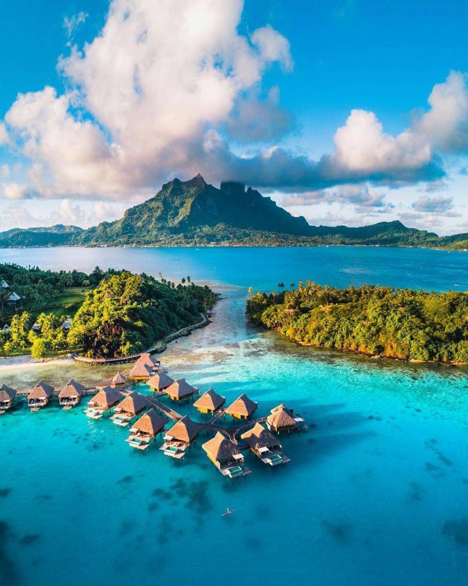 Bora Bora (instagram.com/erubes1)