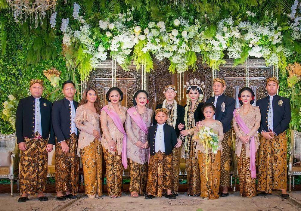 Yuni Shara Vs Mama Rachma (instagram.com/yunishara36)