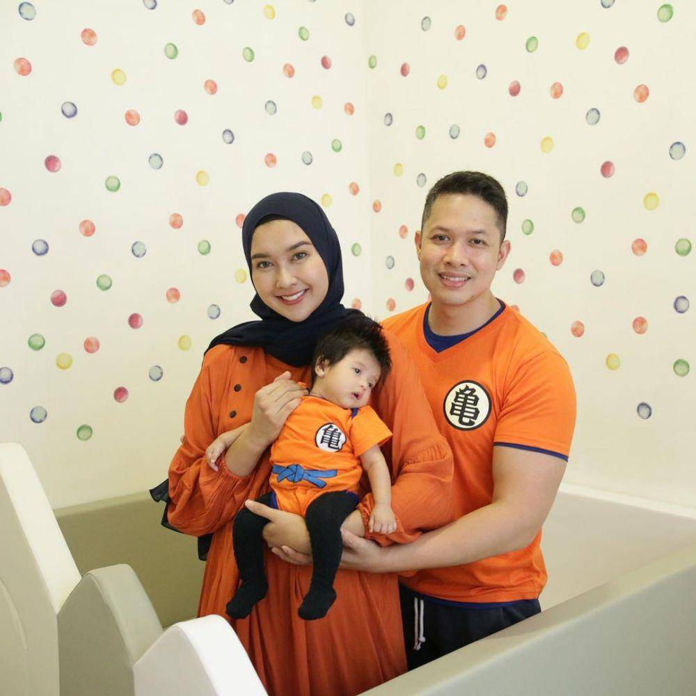Kevin Liliana saat momong anak (Instagram.com/kevinlln)