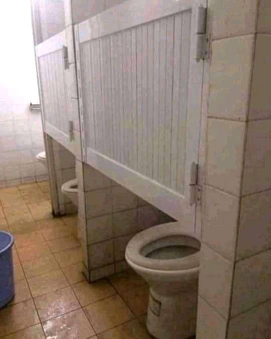 Desain pintu lucu (facebook.com/Saikhu Ar Rokhim)