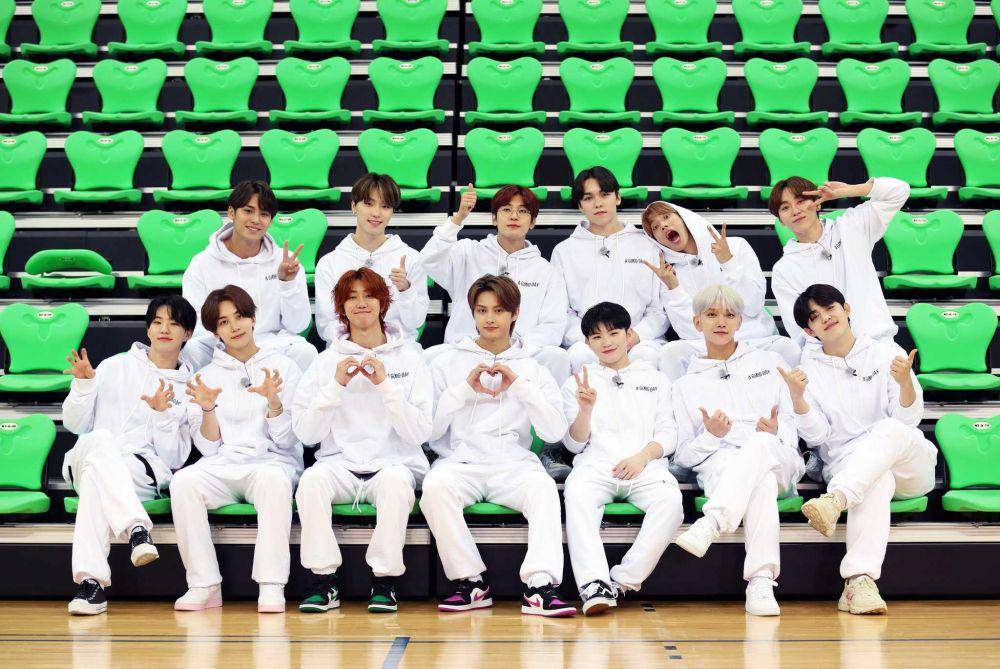 SEVENTEEN (twitter.com/pledis_17)