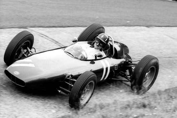Graham Hill pada GP Jerman 1962 (motorsportmagazine.com)