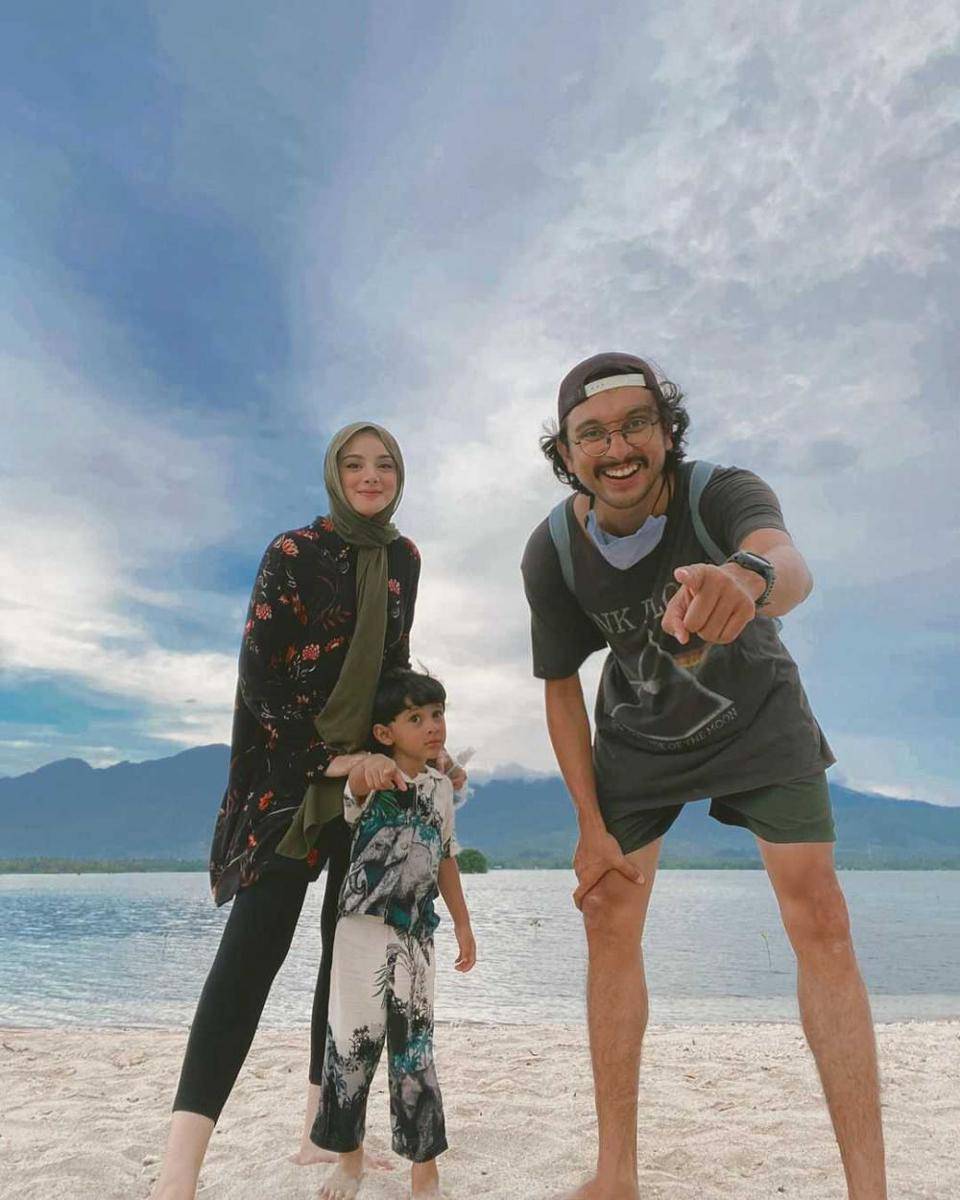 Ghina Alwi dan keluarga kecilnya (instagram.com/ghina)