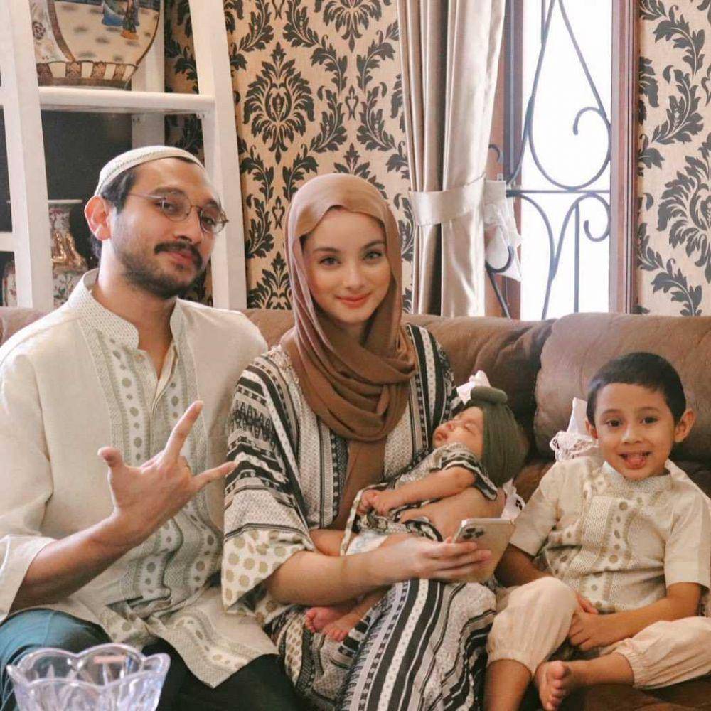 Ghina Alwi dan keluarga kecilnya (instagram.com/ghina)