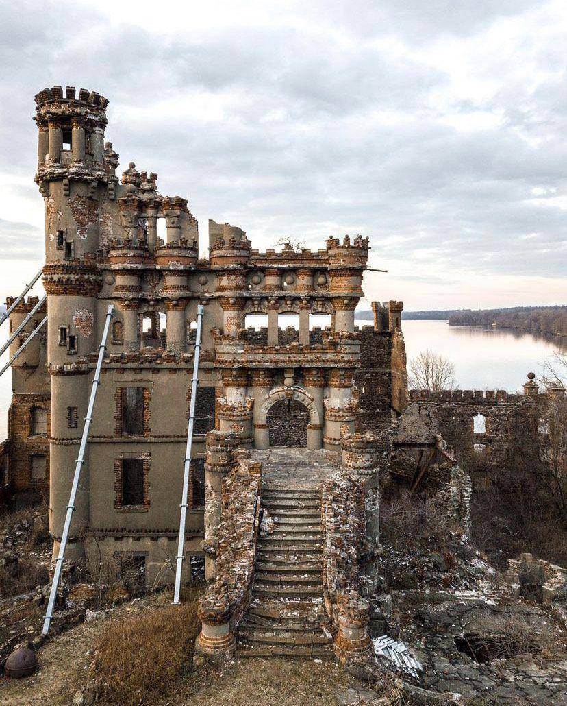 Bannerman Castle (instagram.com/abandoned_newengland)