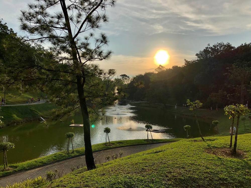 Terdapat medan yang landai dan curam untuk berlari. (instagram.com/ronald.bobby)