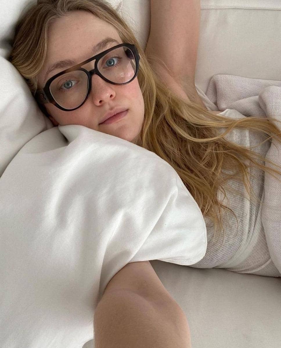 potret Dakota Fanning (Instagram.com/dakotafanning)