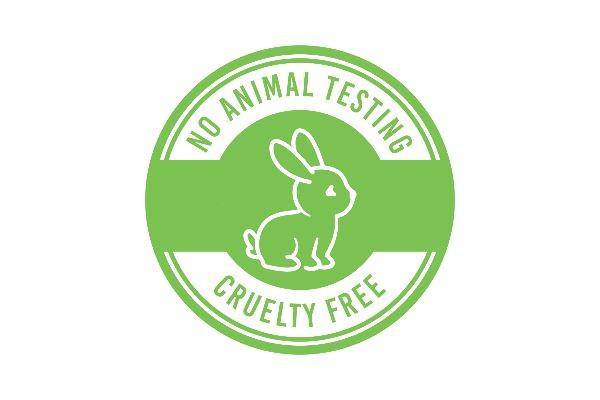 Label cruelty free (Shutterstock/Irina Babenko)