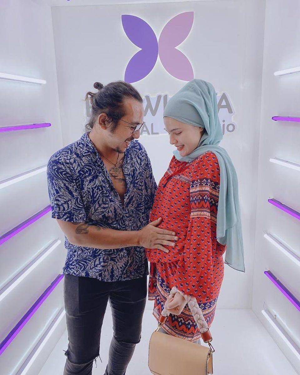 Brina Bafagih dan Ricky Komo (instagram.com/komoricky)