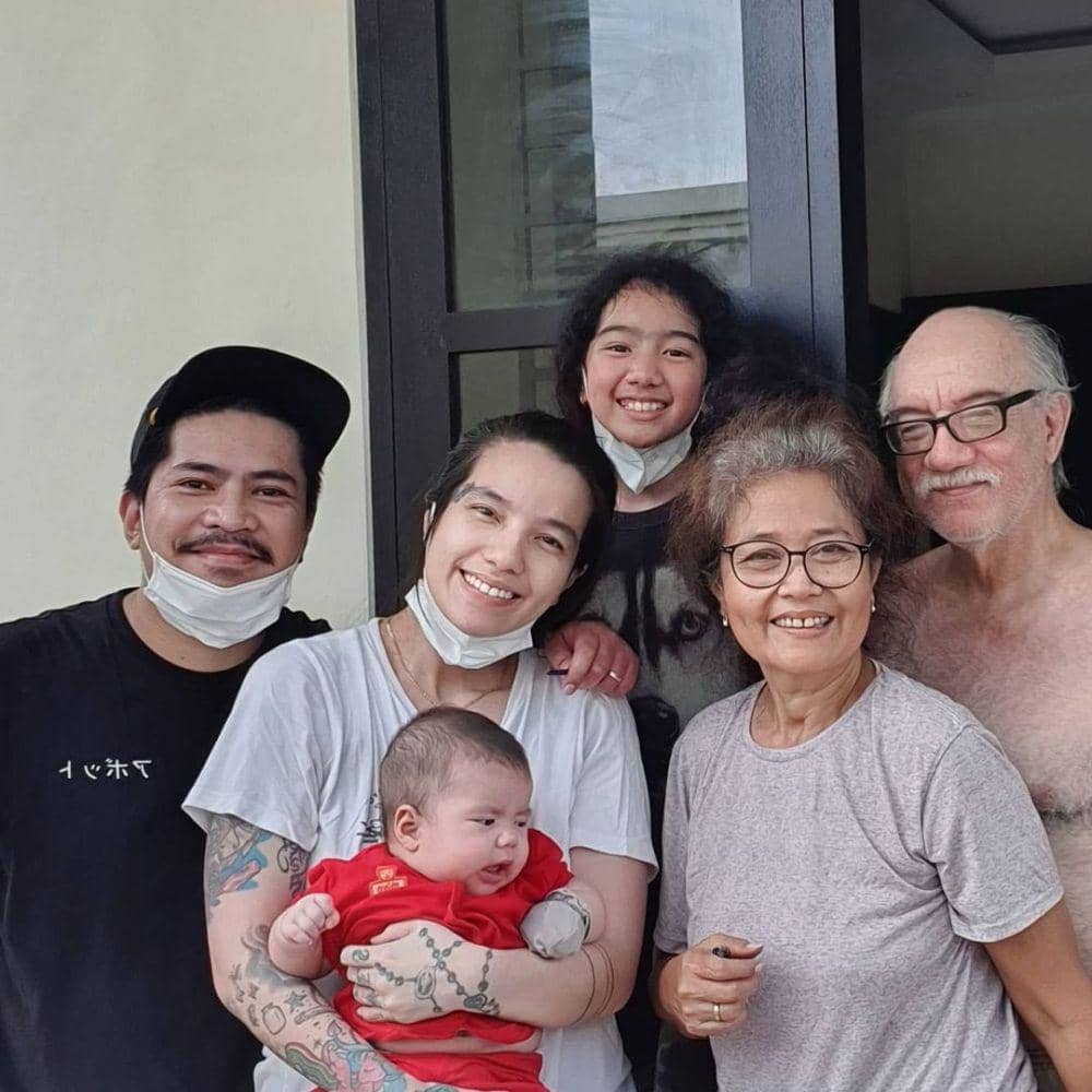 Sheila Marcia dan keluarga (instagram.com/itssheilamj)