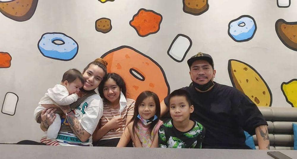 Sheila Marcia dan keluarga (instagram.com/itssheilamj)