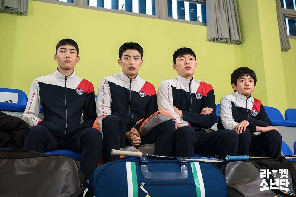 Kim Kang Hoon bersama pemain Racket Boys lainnya. (instagram.com/sbsdrama.official)