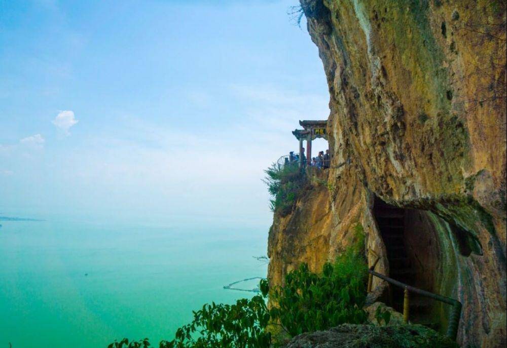 Gerbang Naga, Kuil Xishan (instagram.com/bookingwiz_th)