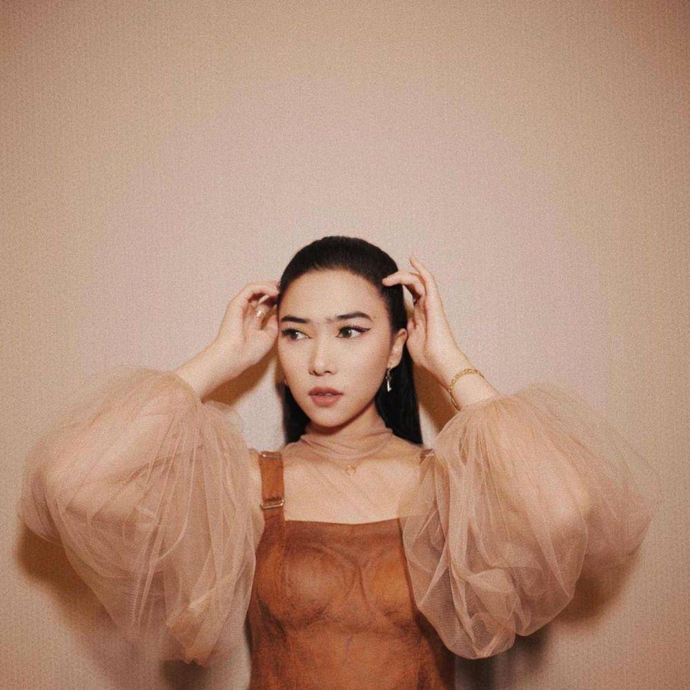 Isyana Sarasvati (Instagram.com/isyanasrasvati/)