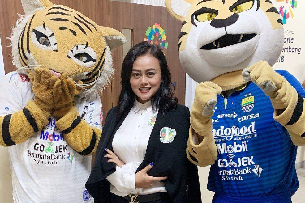 Esti Puji Lestari, GM Qingdao Red Lions FC. (instagram.com/estilestari1)
